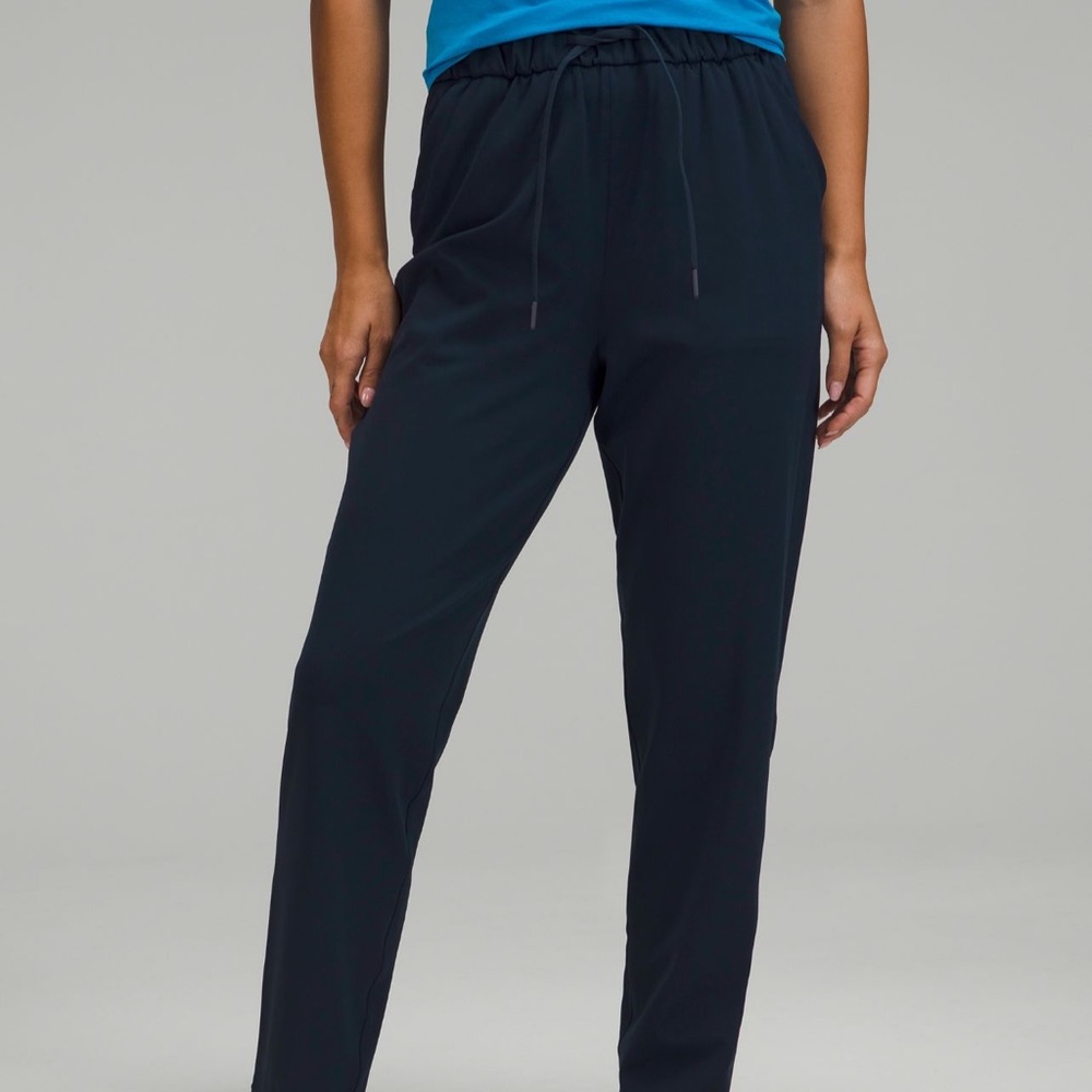 Black lululemon stretch pants